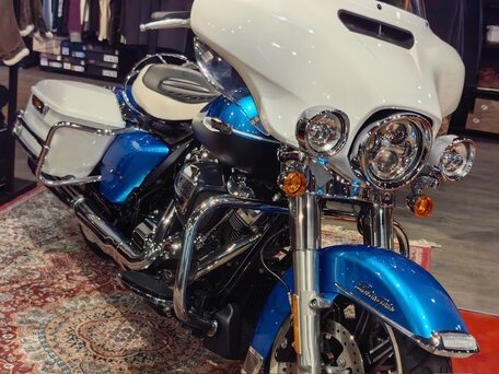 2018 Harley-Davidson Electra Glide, синий, 2100000 рублей, вид 3