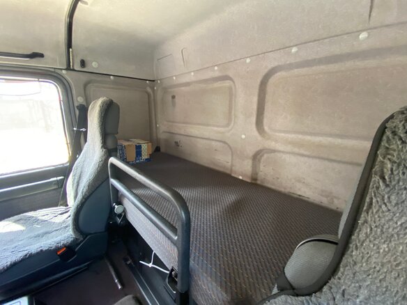 2004 MAN F 2000, красный, 3300000 рублей - вид 10