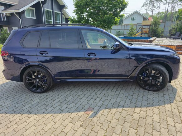 2024 BMW X7 40i I (G07) Рестайлинг, синий, 12375420 рублей - вид 4
