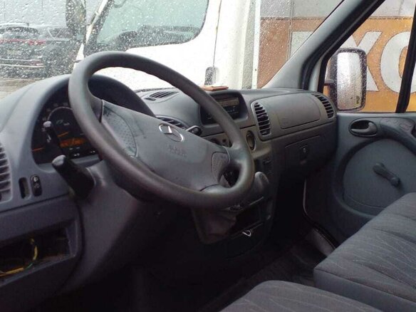 2000 Mercedes-Benz Sprinter, белый, 800000 рублей - вид 4