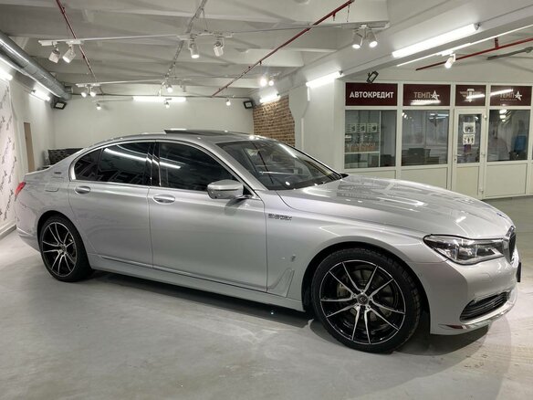 2017 BMW 7 серии 740e VI (G11/G12), серебристый - вид 8