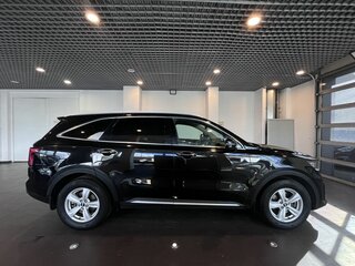 2021 Kia Sorento IV, чёрный, 3325000 рублей, вид 2