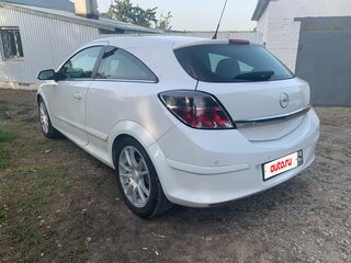 2010 Opel Astra GTC H Рестайлинг, белый, 590000 рублей, вид 3