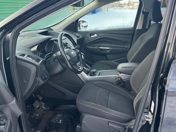 2017 Ford Kuga II Рестайлинг, чёрный, 1900000 рублей - вид 6