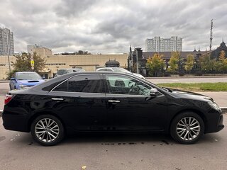 2016 Toyota Camry VII (XV50) Рестайлинг, чёрный, 1950000 рублей, вид 4