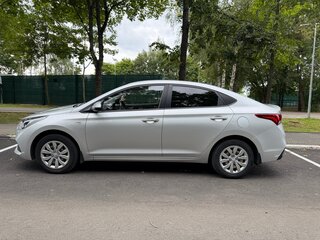2017 Hyundai Solaris II, серебристый, 1320000 рублей, вид 5