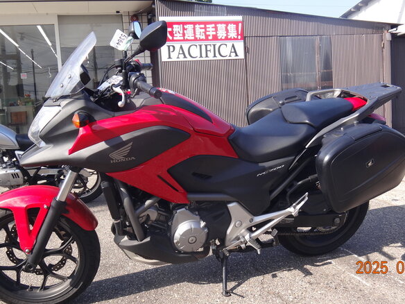 2013 Honda NC 700X, красный, 630000 рублей