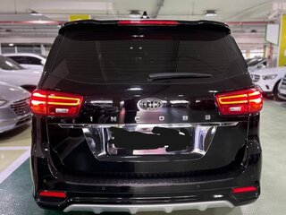2020 Kia Carnival III, чёрный, 2900000 рублей, вид 4