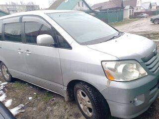 2002 Toyota Noah I (R60), серый, 1100000 рублей, вид 4