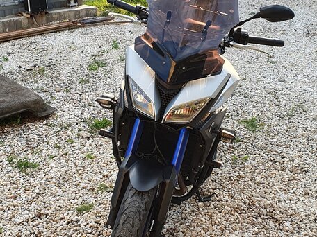 2015 Yamaha MT-09 Tracer (FJ-09), серебристый, 740000 рублей, вид 4