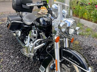 2011 Harley-Davidson Road King, чёрный, 1800000 рублей, вид 1