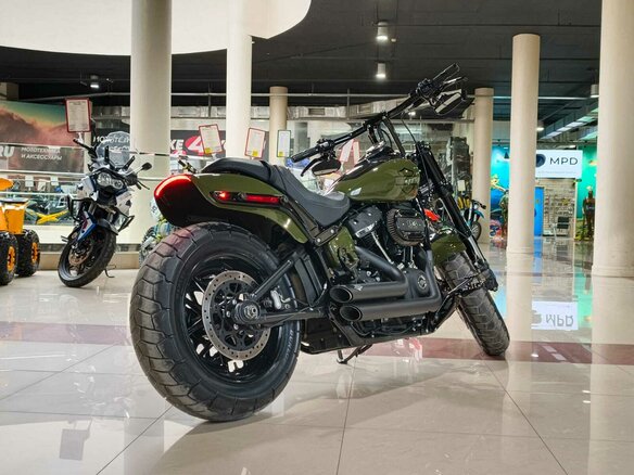 2022 Harley-Davidson Fat Bob, зелёный - вид 3