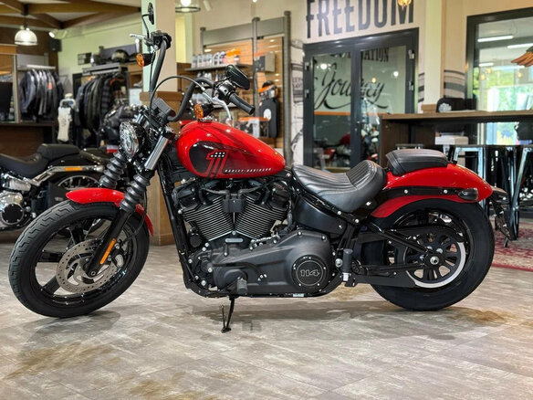 2023 Harley-Davidson Street Bob, красный, 1940000 рублей - вид 4