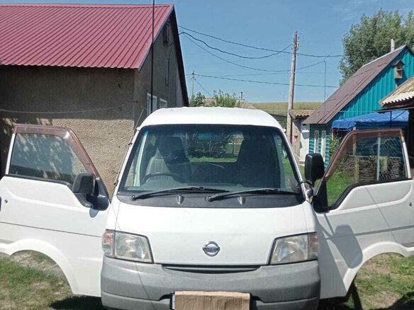 2005 Nissan Vanette, белый, 680000 рублей - вид 2