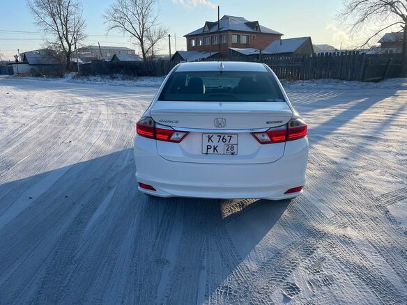 2017 Honda Grace I, белый, 1100000 рублей - вид 5