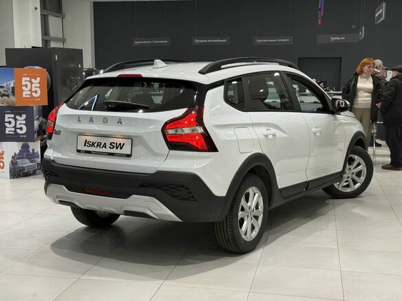 2026 Lada (ВАЗ) Iskra SW Cross, белый, 1822000 рублей - вид 2
