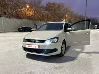 2013 Volkswagen Polo V, белый, 690000 рублей, вид 2