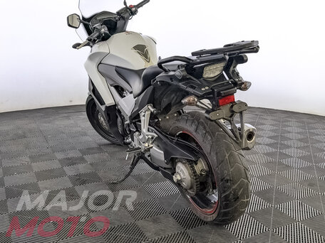 2011 Honda VFR 800X (Crossrunner), белый, 605000 рублей, вид 3
