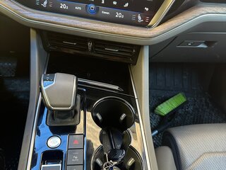 2020 Volkswagen Touareg III, серый, 5500000 рублей, вид 2