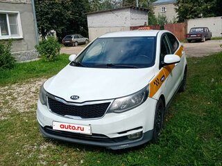 2017 Kia Rio III Рестайлинг, белый, 800000 рублей, вид 1