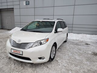 2010 Toyota Sienna III, белый, 1500000 рублей, вид 3