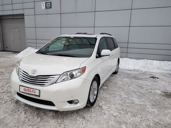 2010 Toyota Sienna III, белый, 1500000 рублей - вид 2