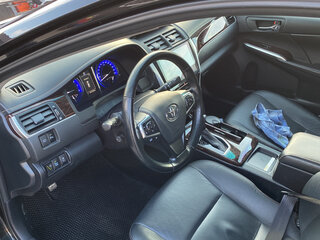 2017 Toyota Camry VII (XV50) Рестайлинг, чёрный, 2360000 рублей, вид 4
