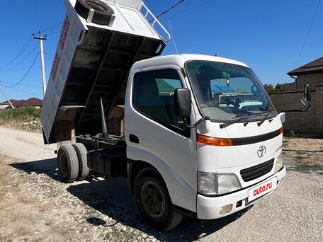 2001 Toyota Dyna, белый, 2900000 рублей, вид 3