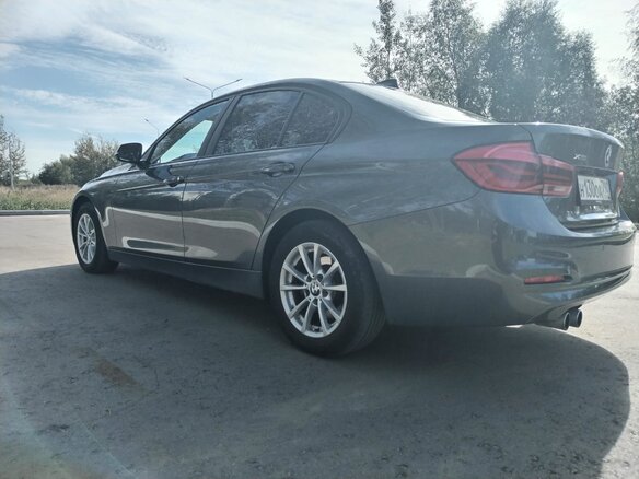 2017 BMW 3 серии 320i xDrive VI (F3x) Рестайлинг, серый, 1900000 рублей - вид 4