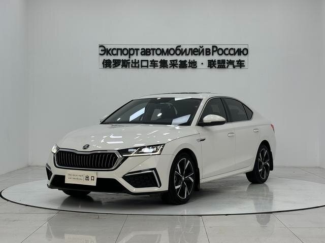 Открыть фотографии: Skoda Octavia IV (A8)