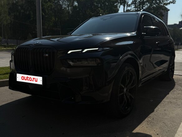 2023 BMW X7 M60i I (G07) Рестайлинг, белый, 12500000 рублей