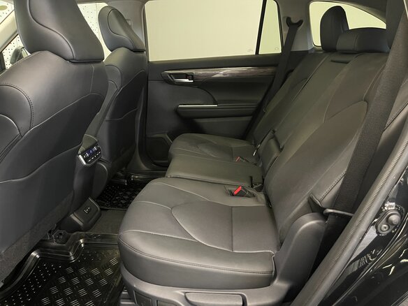 2026 Toyota Highlander IV (XU70), чёрный - вид 10