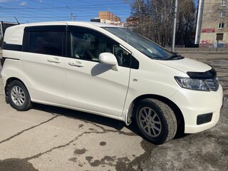 2010 Honda Freed I, белый, 1100000 рублей, вид 2