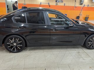 2018 BMW 3 серии 318i VI (F3x) Рестайлинг, чёрный, 2000000 рублей, вид 3