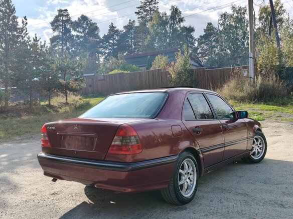 2000 Mercedes-Benz C-Класс 180 I (W202) Рестайлинг, чёрный, 300000 рублей - вид 7