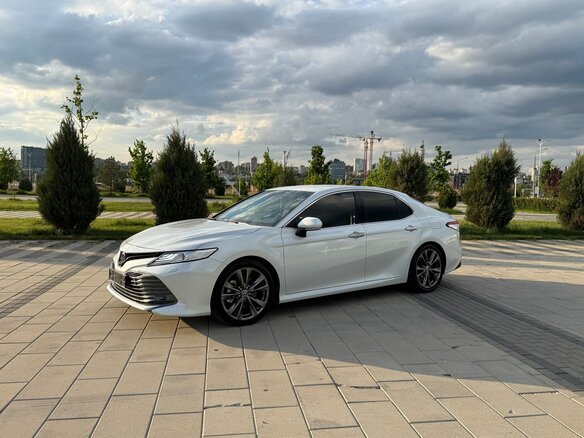 2021 Toyota Camry VIII (XV70), белый, 3690000 рублей - вид 5