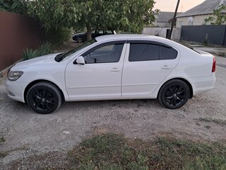 2012 Skoda Octavia II (A5) Рестайлинг, белый, 1150000 рублей, вид 3