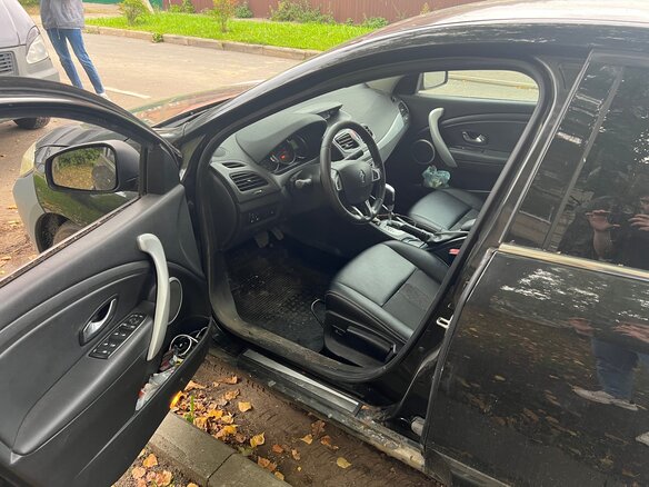 2010 Renault Fluence I, чёрный, 310000 рублей - вид 4