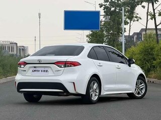 2022 Toyota Corolla XII (E210), белый, 1350000 рублей, вид 2