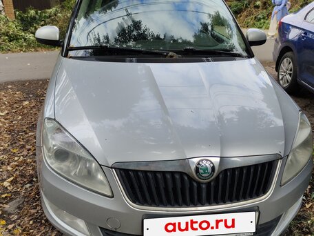 2012 Skoda Fabia II Рестайлинг, серебристый, 399000 рублей, вид 1