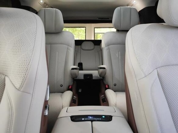 2025 BYD Xia (M9) 20.39 kWh, чёрный, 4050000 рублей - вид 11