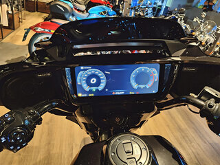 2025 Harley-Davidson CVO Street Glide, серый, 5790000 рублей, вид 4