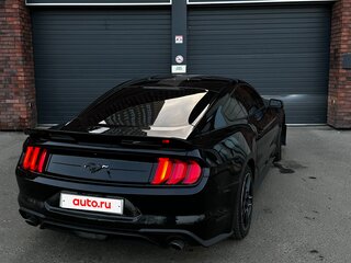2018 Ford Mustang VI Рестайлинг, чёрный, 2950000 рублей, вид 4