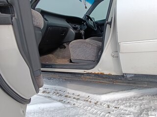 1992 Toyota Crown IX (S140), белый, 405000 рублей, вид 2