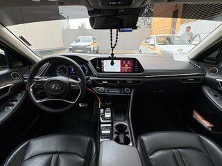 2020 Hyundai Sonata VIII (DN8), чёрный, 1800000 рублей, вид 4