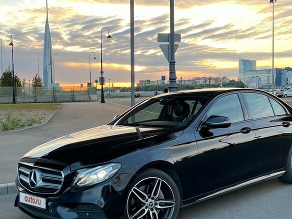 2016 Mercedes-Benz E-Класс 200 V (W213, S213, C238), чёрный, 2800000 рублей - вид 1