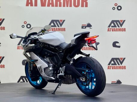 2025 CFMoto 675SR-R, белый, 769410 рублей, вид 5