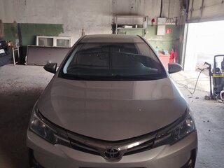 2018 Toyota Corolla XI (E160, E170, E180) Рестайлинг 1, серебристый, 1238000 рублей, вид 1
