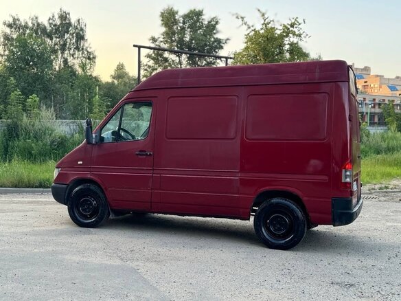 2005 Mercedes-Benz Sprinter, красный, 525000 рублей - вид 4