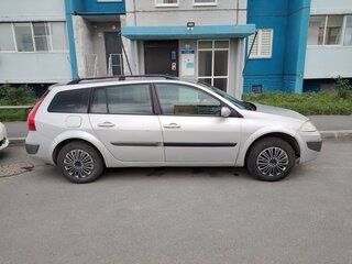 2008 Renault Megane II Рестайлинг, серебристый, 380000 рублей, вид 3